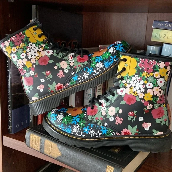 NWOB Dr. Martens 1460 Y Floral Mash Up Boot Youth Size 7 - Picture 15 of 16